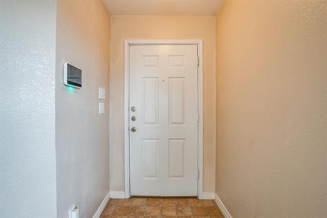 Building Photo - 14024 Esperanza Dr