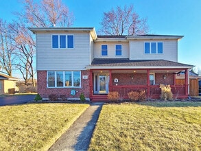 Building Photo - 5831 W 109th St