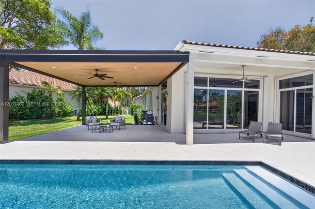 Building Photo - 2576 Bay Pointe Dr
