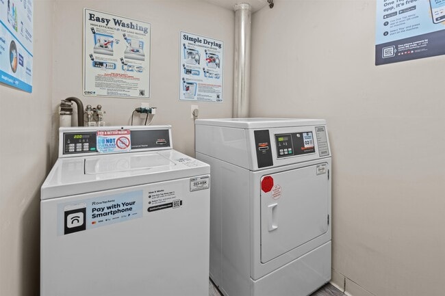 Building Photo - 43 Van Wagenen Ave