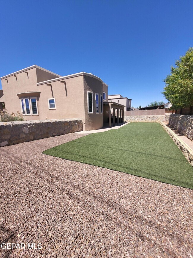 Building Photo - 3150 Spring Willow