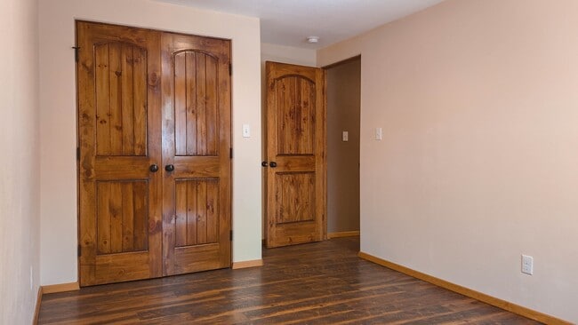 Building Photo - 127 Oakley Ln