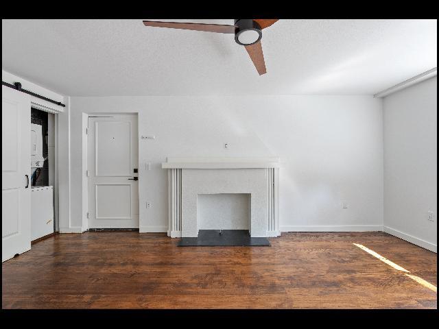 Building Photo - 1520 Broadway St