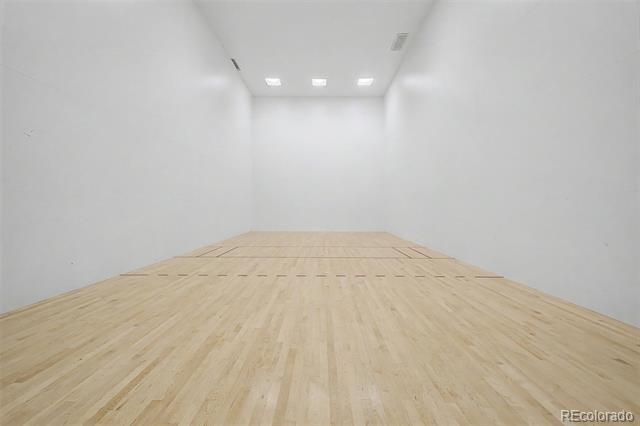 Building Photo - 7665 E Eastman Ave