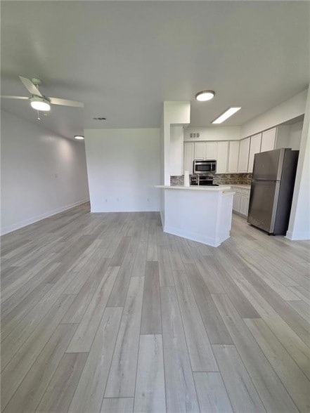 Building Photo - 878 Marina Dr