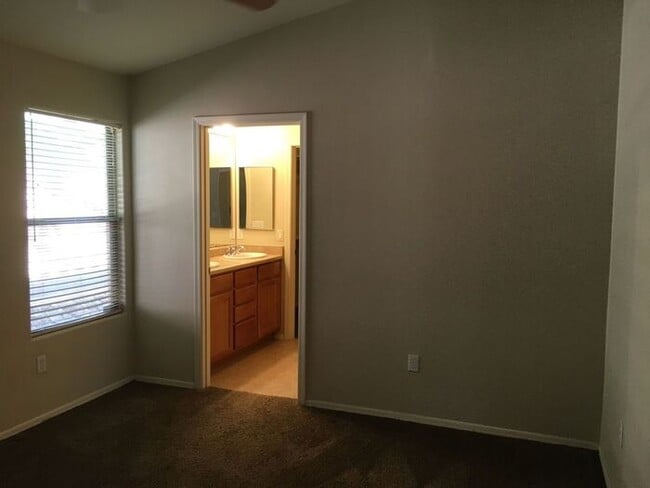 Building Photo - Sun-Drenched 3BR Tucson Residence with Expansive Backyard & Covered Patio