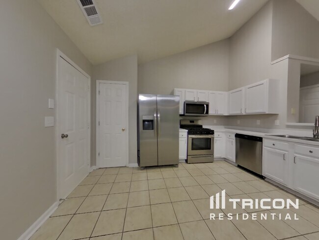 Building Photo - 7070 Springgrove Ct