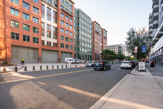 Building Photo - 1212 4th St SE