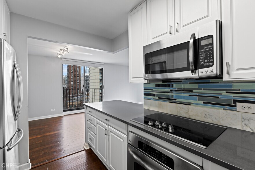 Kitchen - 70 W Huron St