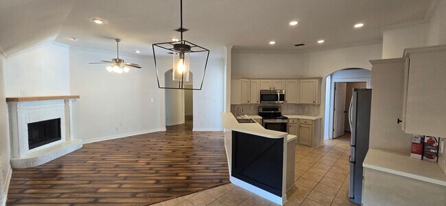 Building Photo - 1004 Creole Dr