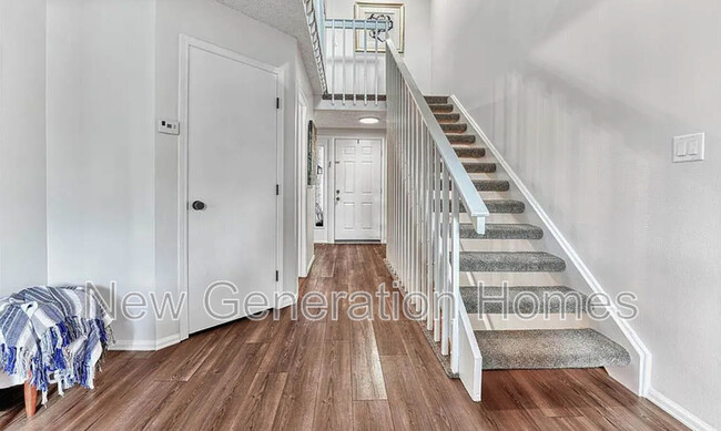 Building Photo - 4552 Castlepoint Dr
