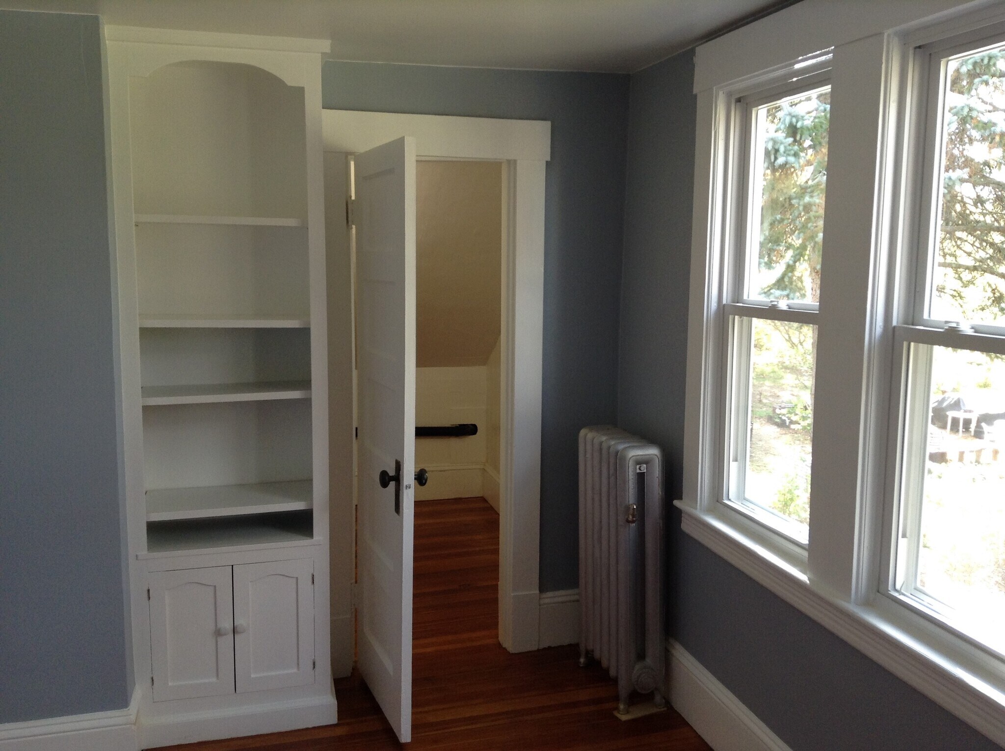 1 of 3 bedrooms with walk-in closet - 25 Mapleshade Ave