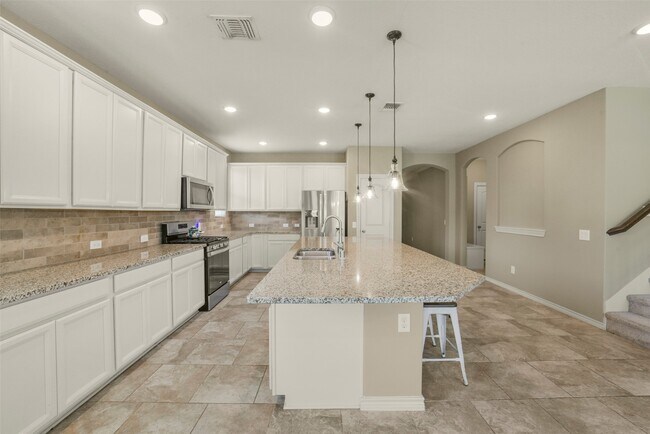 Building Photo - 9651 Thimbleweed Dr