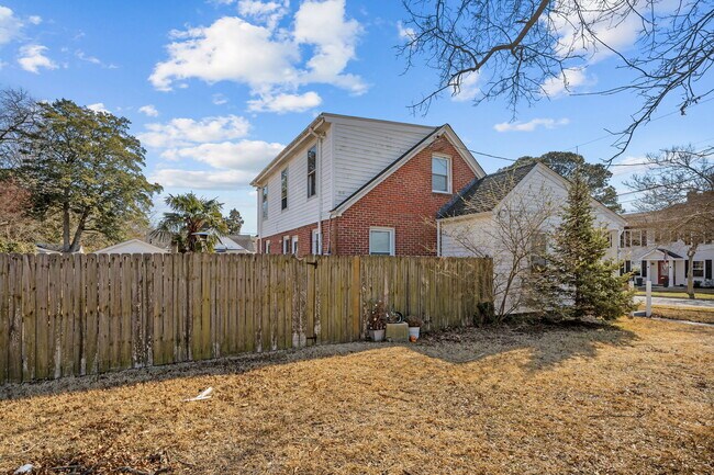 Building Photo - 9120 Granby St