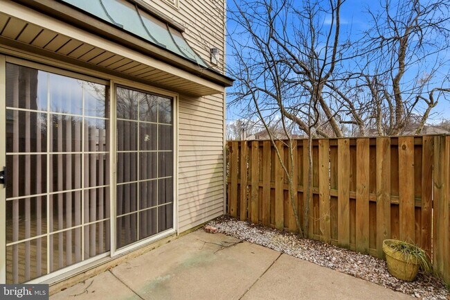 Building Photo - 3403 Waltham Ct