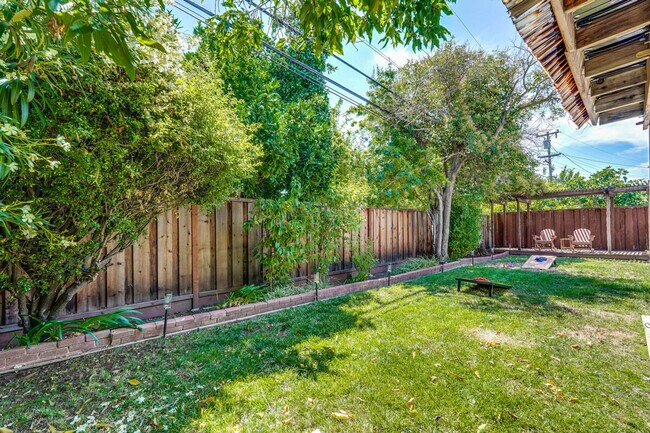 Building Photo - 6402 Tamalpais Ave