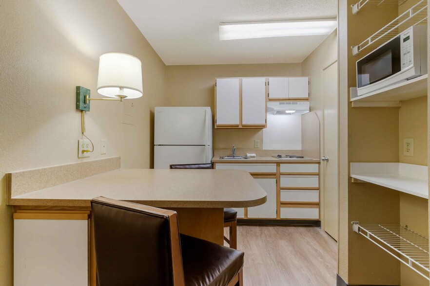 Building Photo - Furnished Studio-San Antonio - Airport