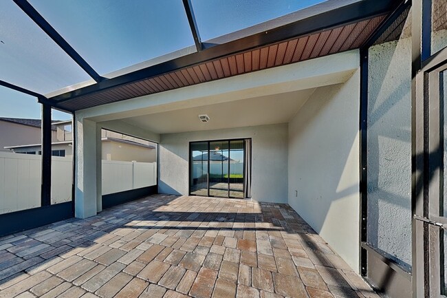 Building Photo - 11020 Whittney Chase Dr
