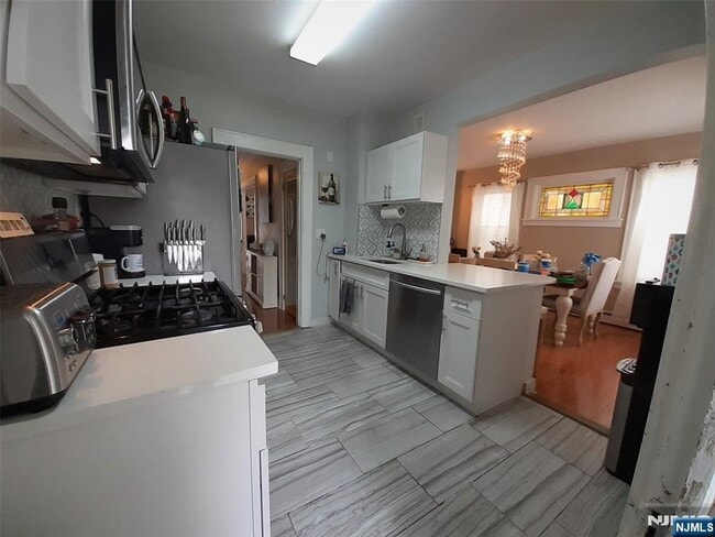 Building Photo - 98 Willard St