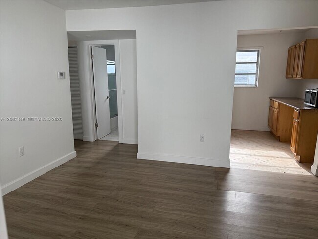 Building Photo - 767 SW 9th St