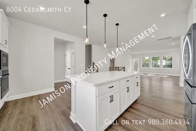 Building Photo - 8004 Cedarsmith Ct