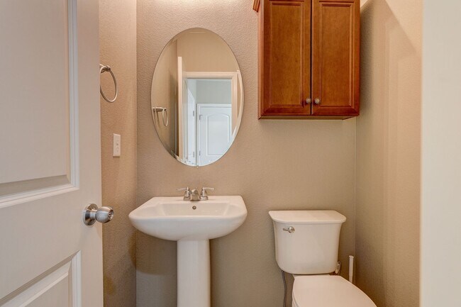 Building Photo - 5 bedroom single family home in Castle Rock.