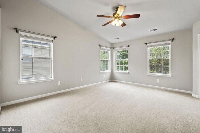 Building Photo - 1208 Cambria Terrace NE