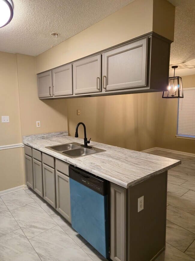 Building Photo - Now Available – Beautifully Renovated 2 Bed, 2 Bath Townhome!