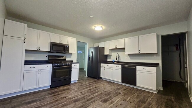 Building Photo - 2009 Frisse Ave