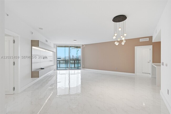 Building Photo - 17301 Biscayne Blvd