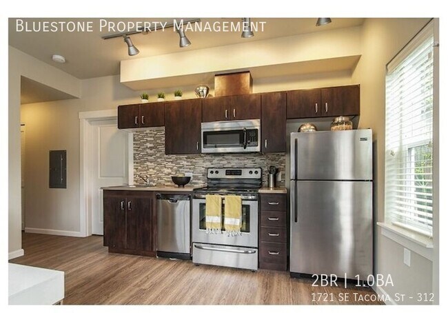 Building Photo - 1721 SE Tacoma St