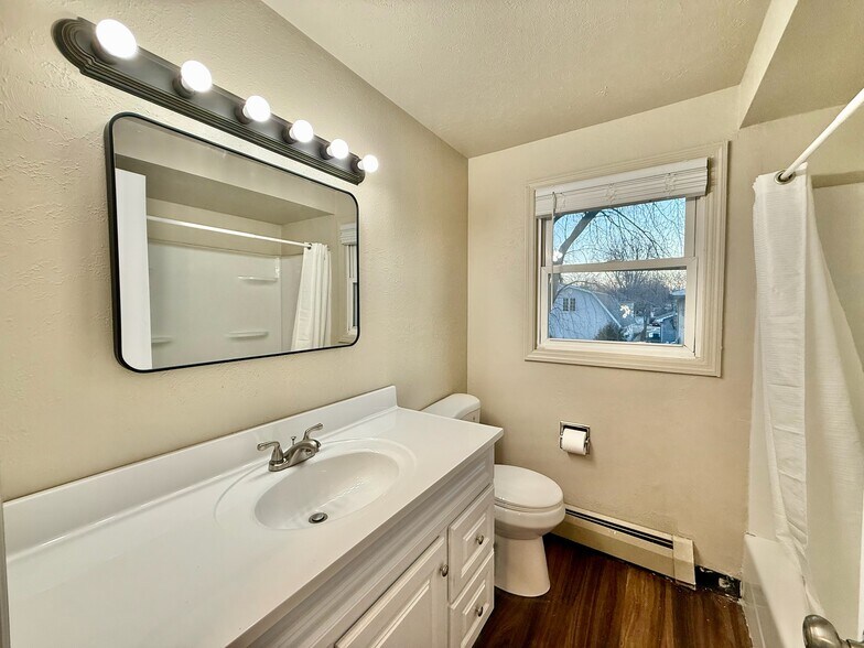 Building Photo - 420 N Norwood Ave