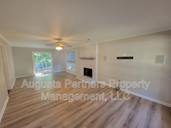 Building Photo - 157 Moss Creek Dr