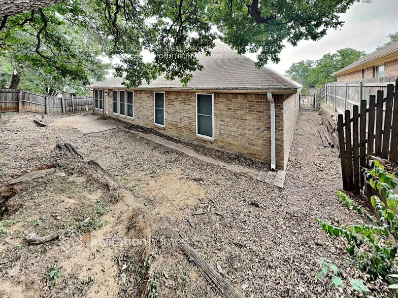 Building Photo - 6221 August Run