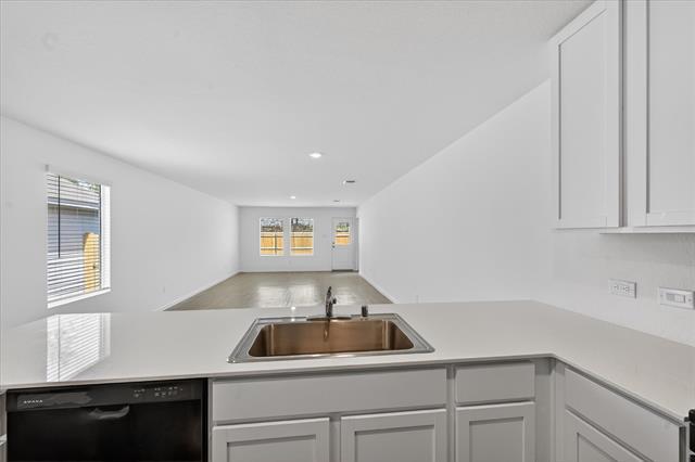 Building Photo - 1429 Erie Dr