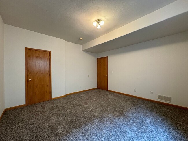 Building Photo - Beautiful Home in W Fort Collins