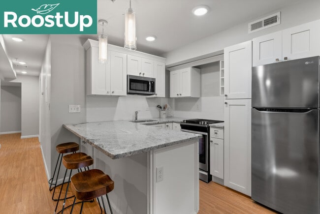 Building Photo - Furnished Bedroom with Private Bath in South Boston