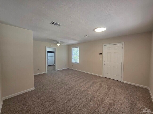 Building Photo - 35 Kennington Dr