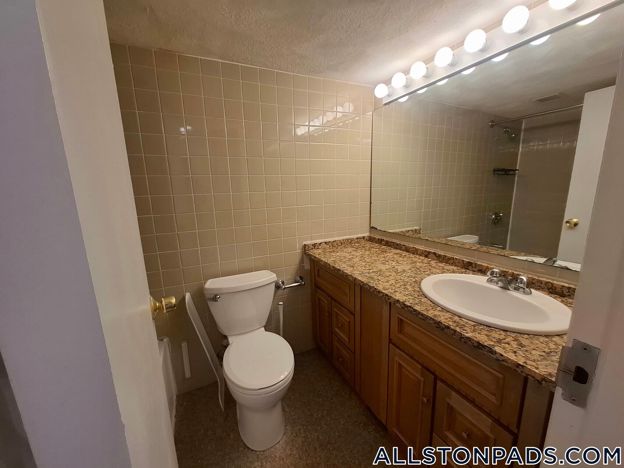 Building Photo - 1110 Commonwealth Ave