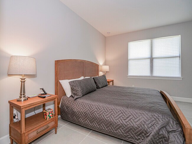 Building Photo - 3842 White Alder Wy