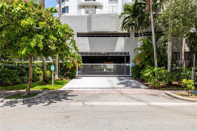 Building Photo - 1621 Bay Rd