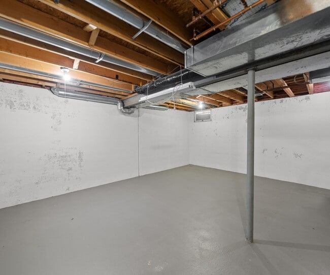 Building Photo - 905 Wildt St