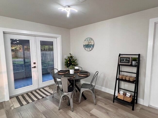 Building Photo - 3023 Sea Gate Cir