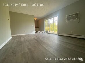 Building Photo - 4031-4039 S Rose-4033-101