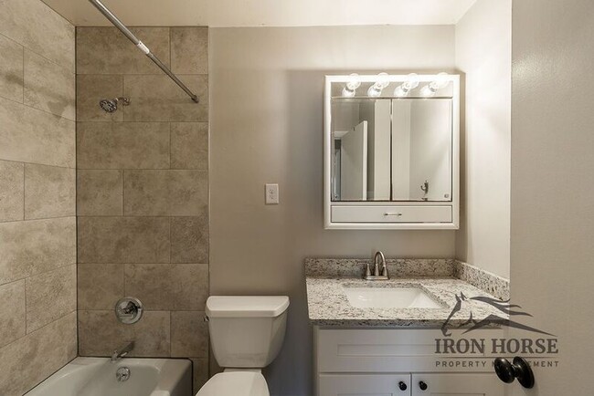 Building Photo - 190 Brentwood Dr