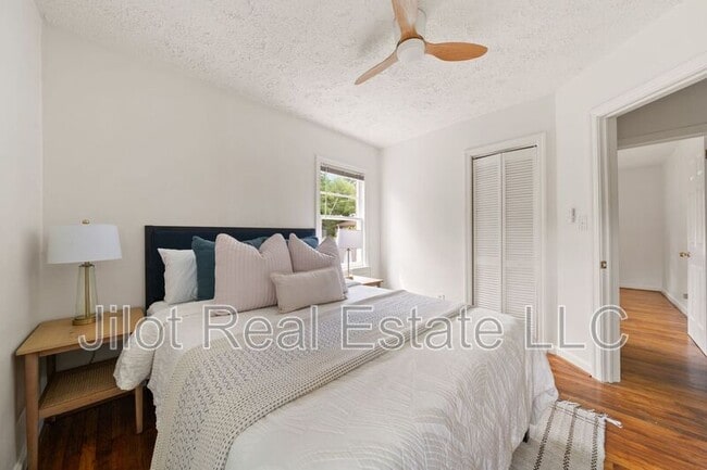 Building Photo - 2855 Monticello Pl