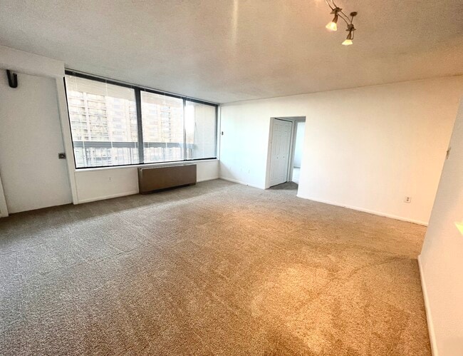 Building Photo - 3701 S George Mason Dr