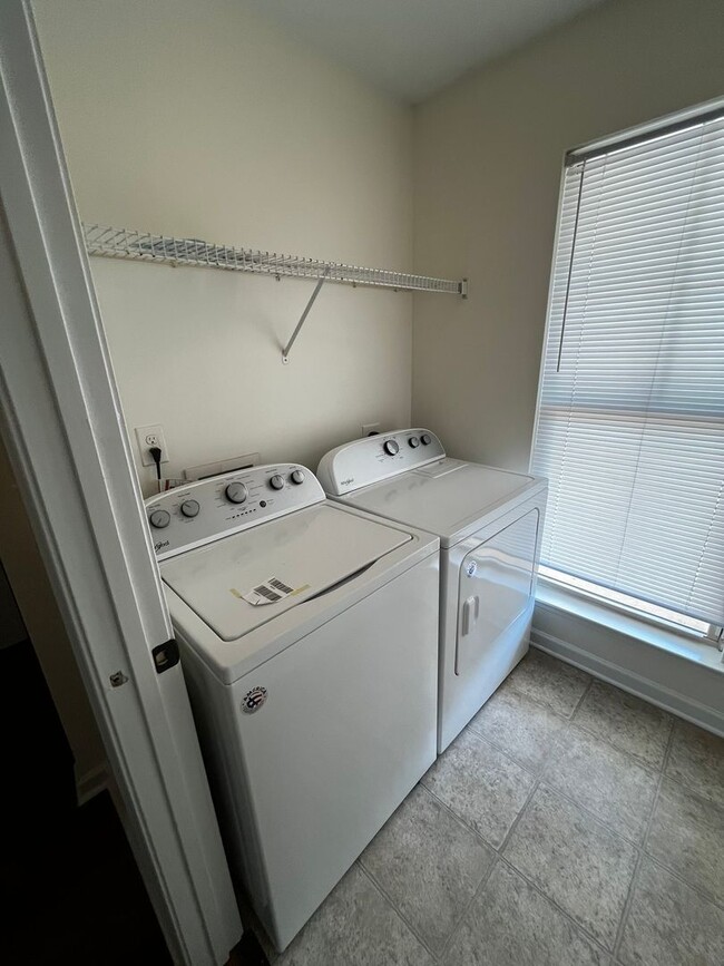 Building Photo - Beautiful 4 bedroom 2 bath in Phenix City, AL