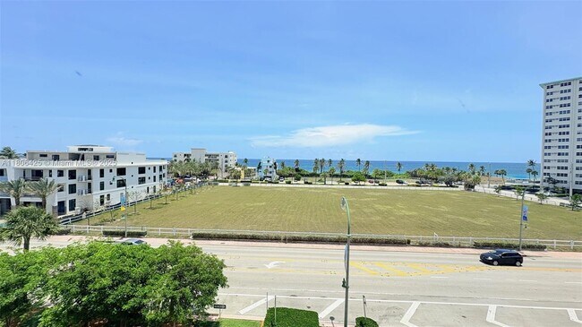 Building Photo - 4117 Bougainvilla Dr
