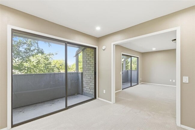 Building Photo - 48 Woodstone Square